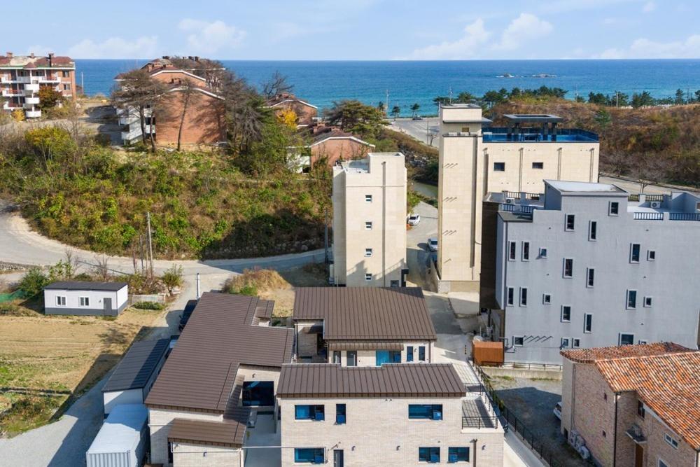 Gangneung Gyeongpo 345 Pool Villa エクステリア 写真