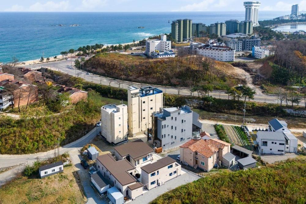 Gangneung Gyeongpo 345 Pool Villa エクステリア 写真